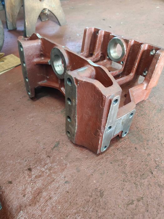 Wspornik osi przedniej URSUS C-355 C-360 nowy