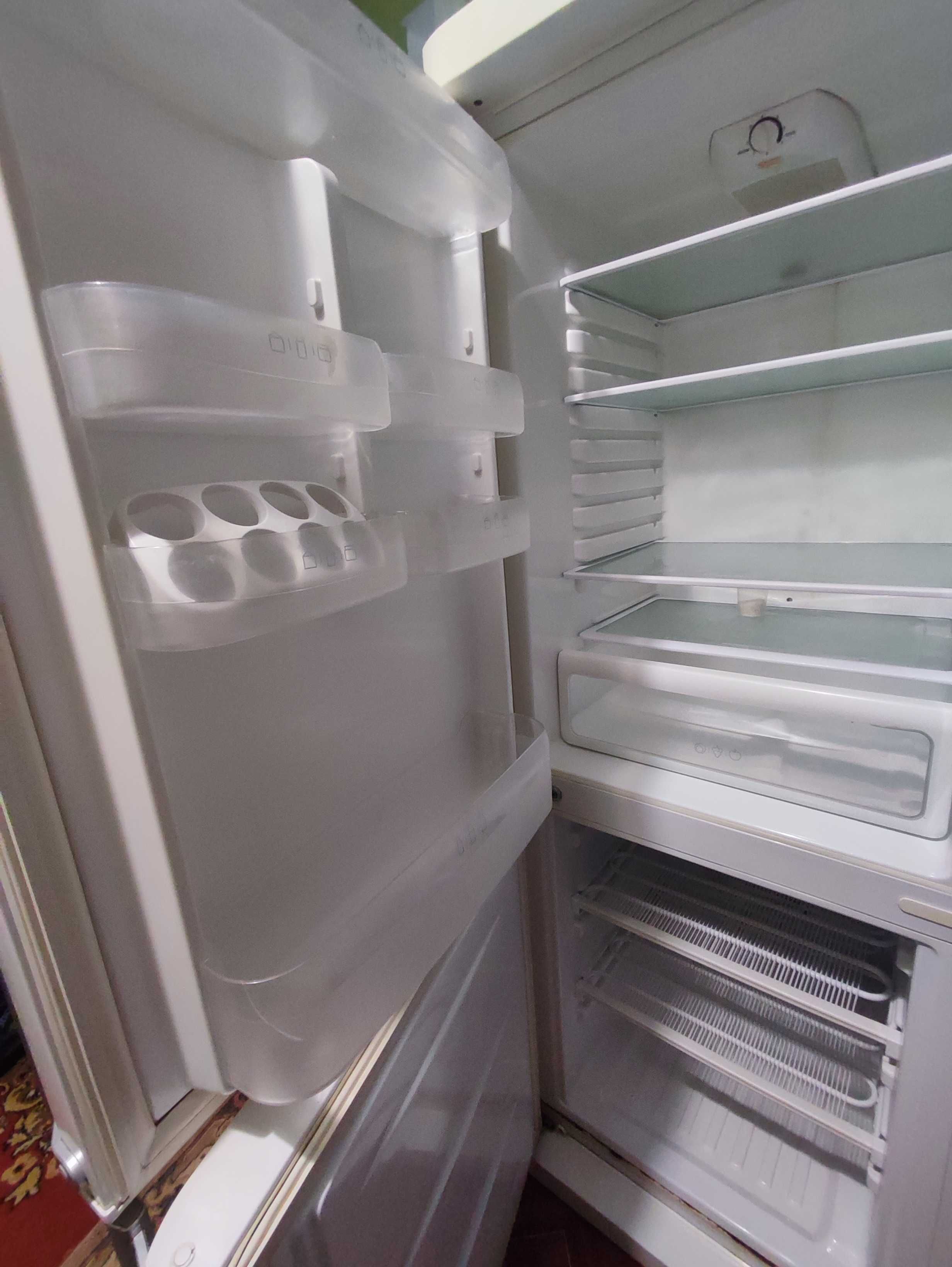 Холодильник LG, продам б/у.