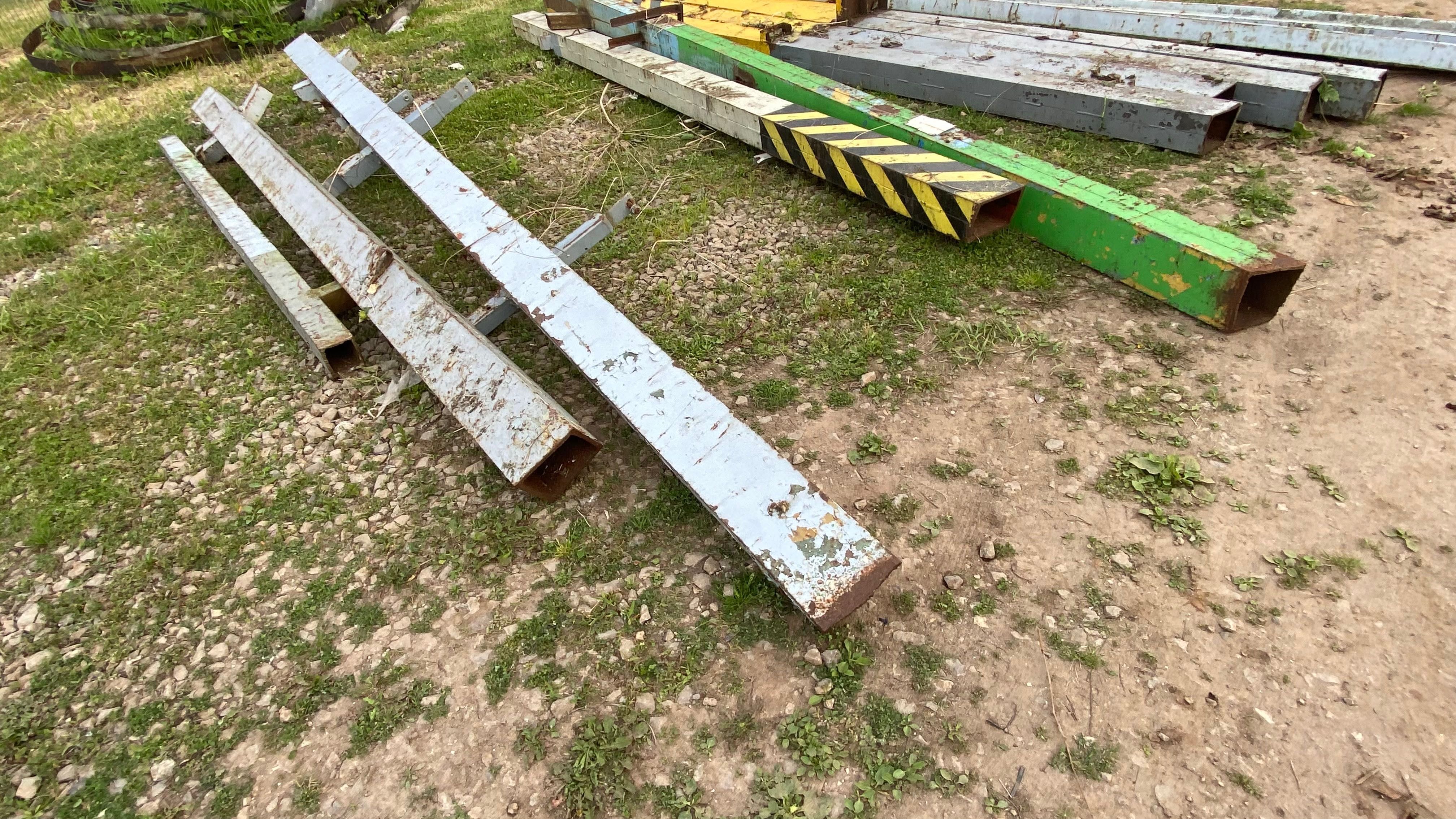 Słupy metalowe  6,5 m  solidne i 4,75 m