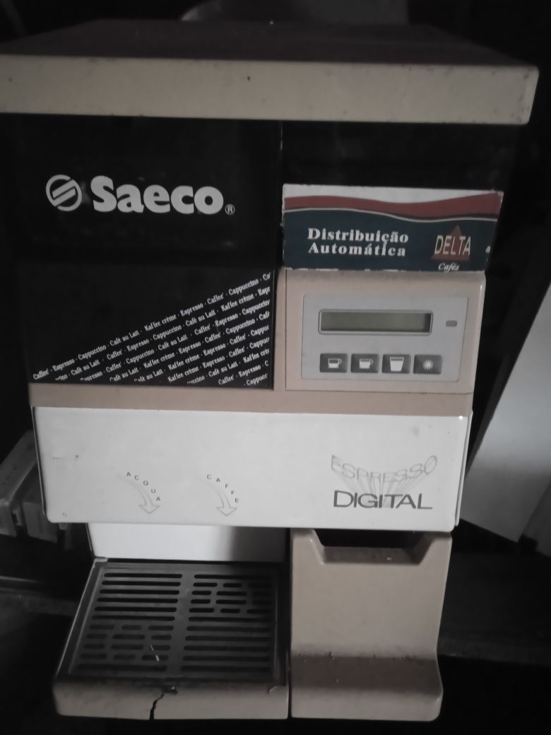 Máquina de café a moedas vending machine