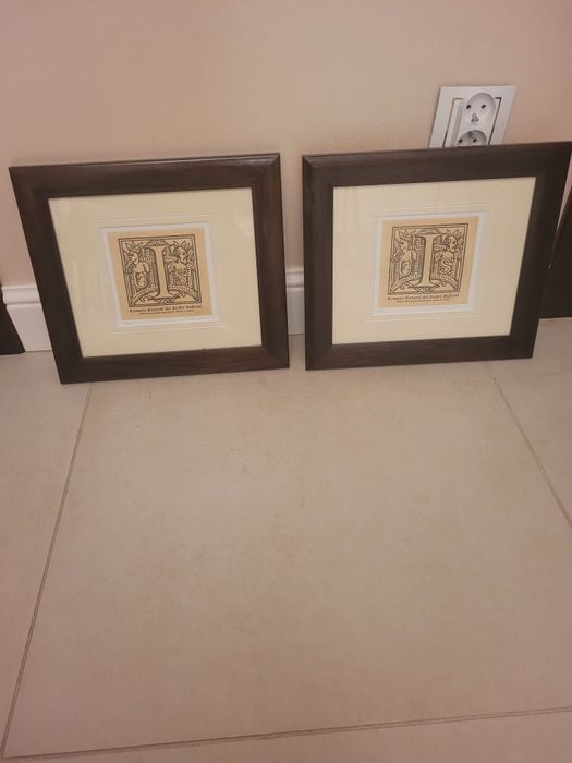 Drewniane ramki z sądu Hiszpanskiego