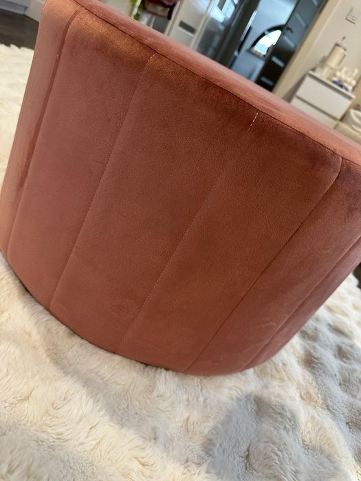 Pufa duża różowa 60 cm