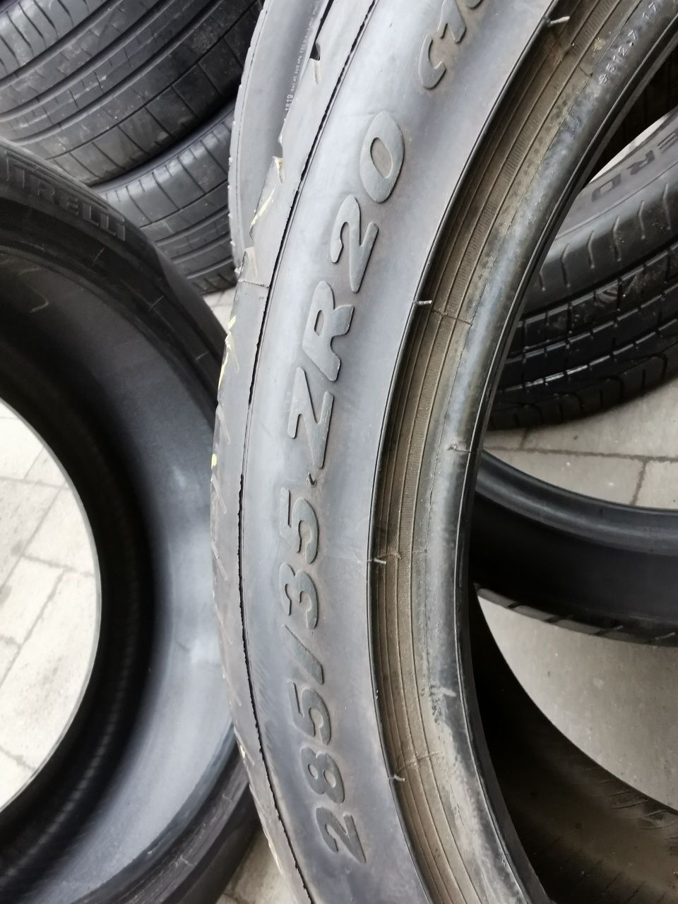 Разноширокие шины 255/40 R20 285/35 R20 Pirelli Pzero