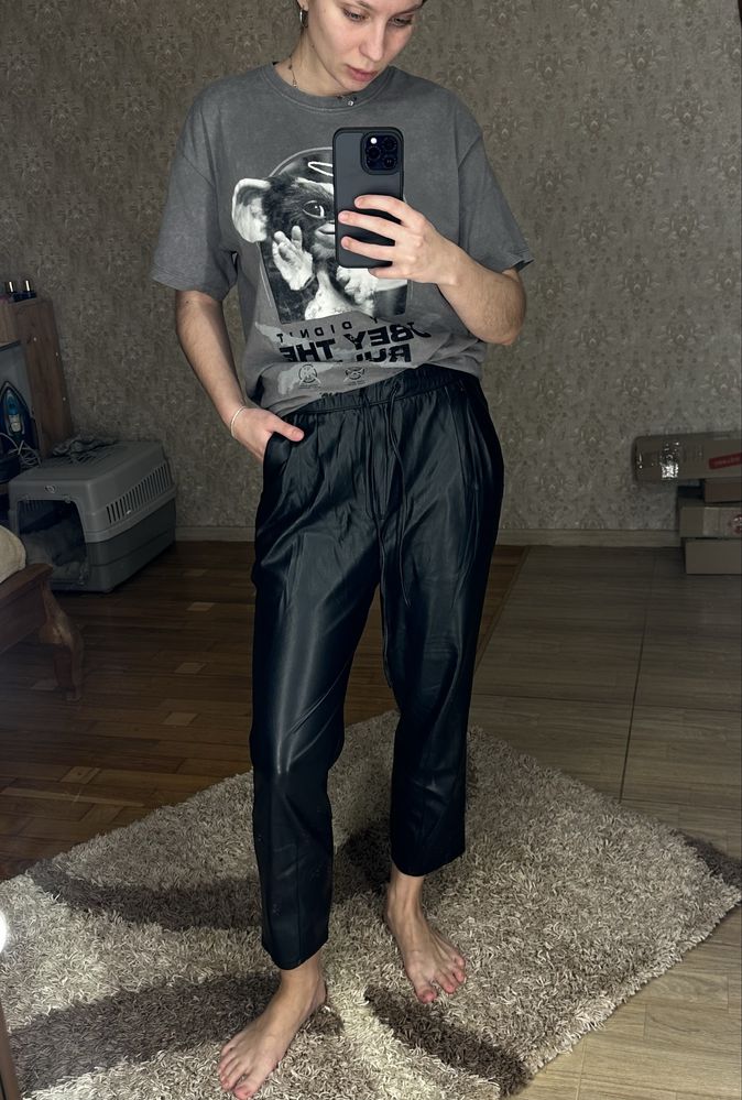 Кожаные брюки zara