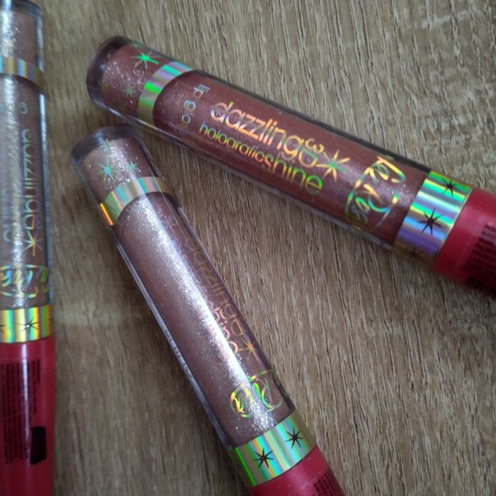 Блеск для губ Новый