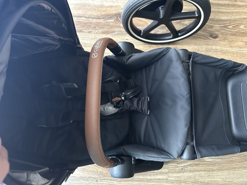 Wózek 3in1 cybex Epriam: bujanie i wspomagania premium black