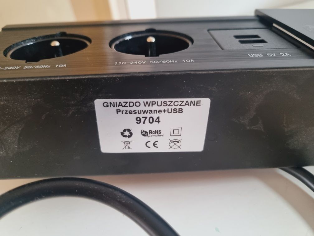 Gniazdo wpuszczane nablatowe listwa usb