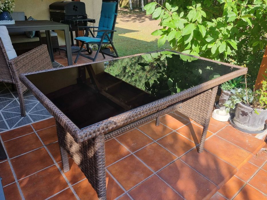 Stół ogrodowy z technorattanu