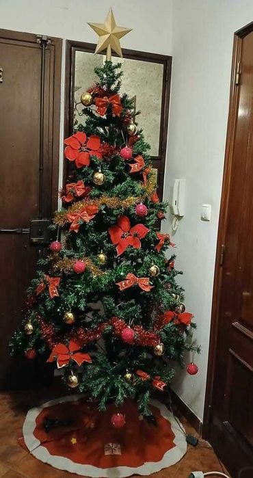 Grande árvore de Natal com 2,10M+ todas as decorações e luzes