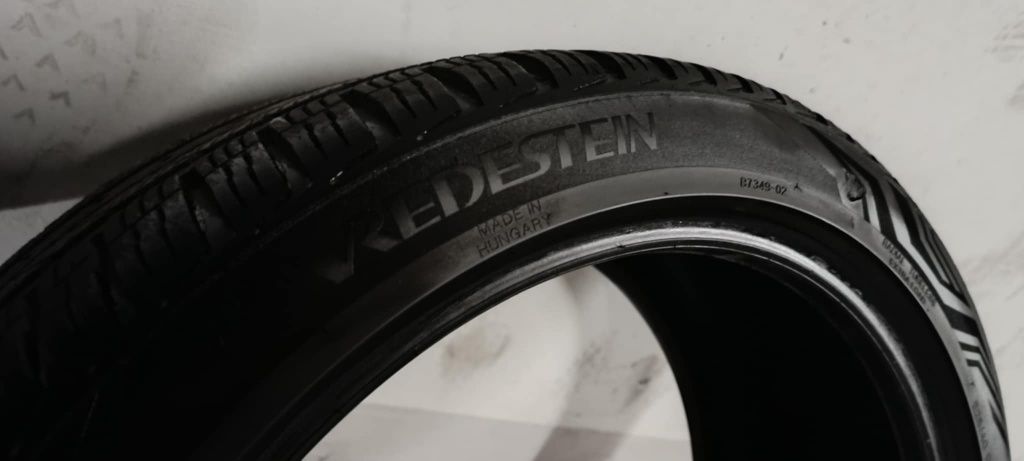 225/40/18 Vredestein zimowe