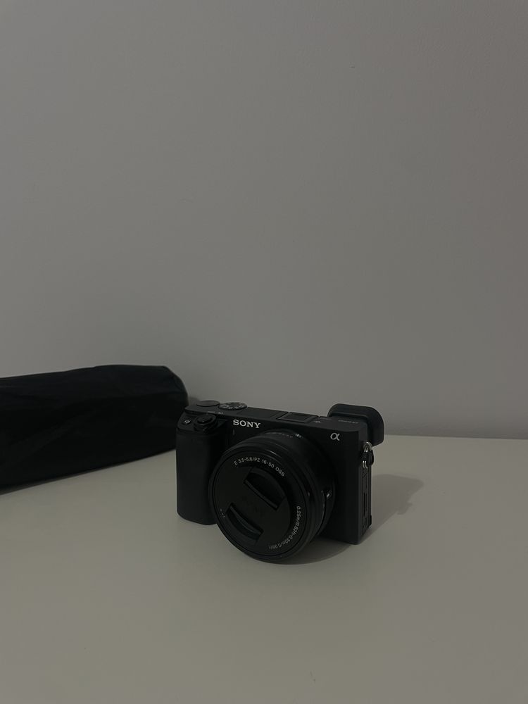 Camara Sony A6400 + 16 - 50 mm + tripé + cartao de memoria sandisk