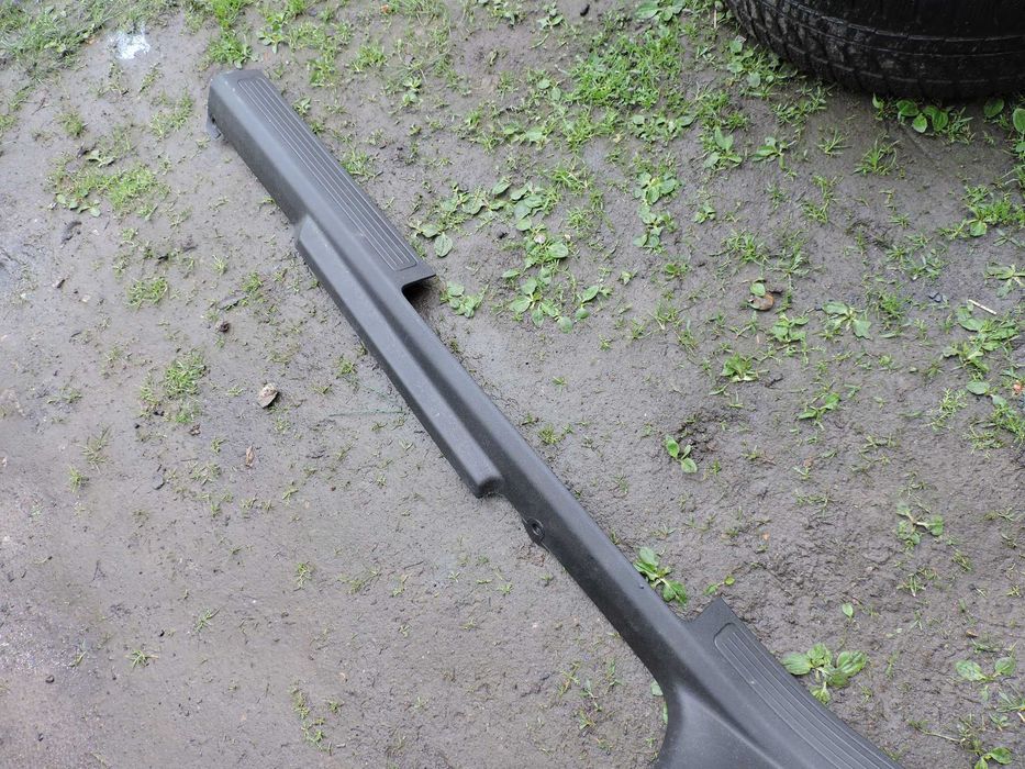 Prawa listwa progowa Fiat Grande Punto 1.4 Benzyna