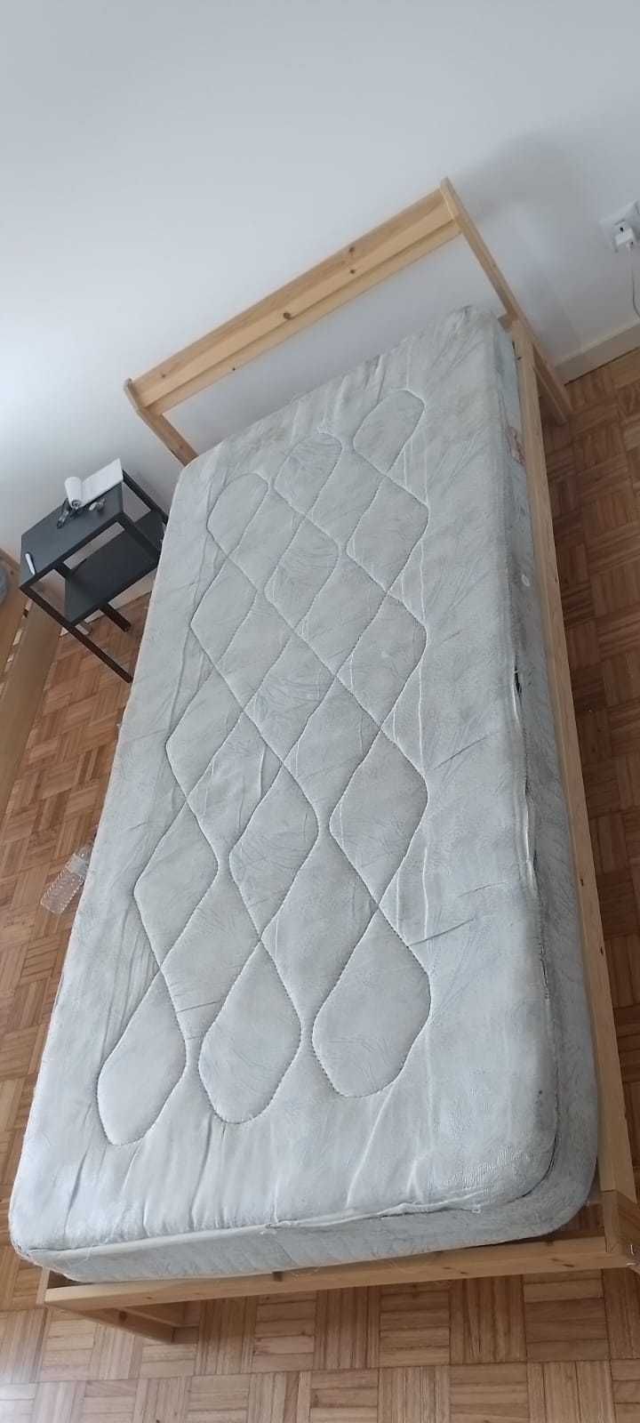 Cama solteiro com colchão