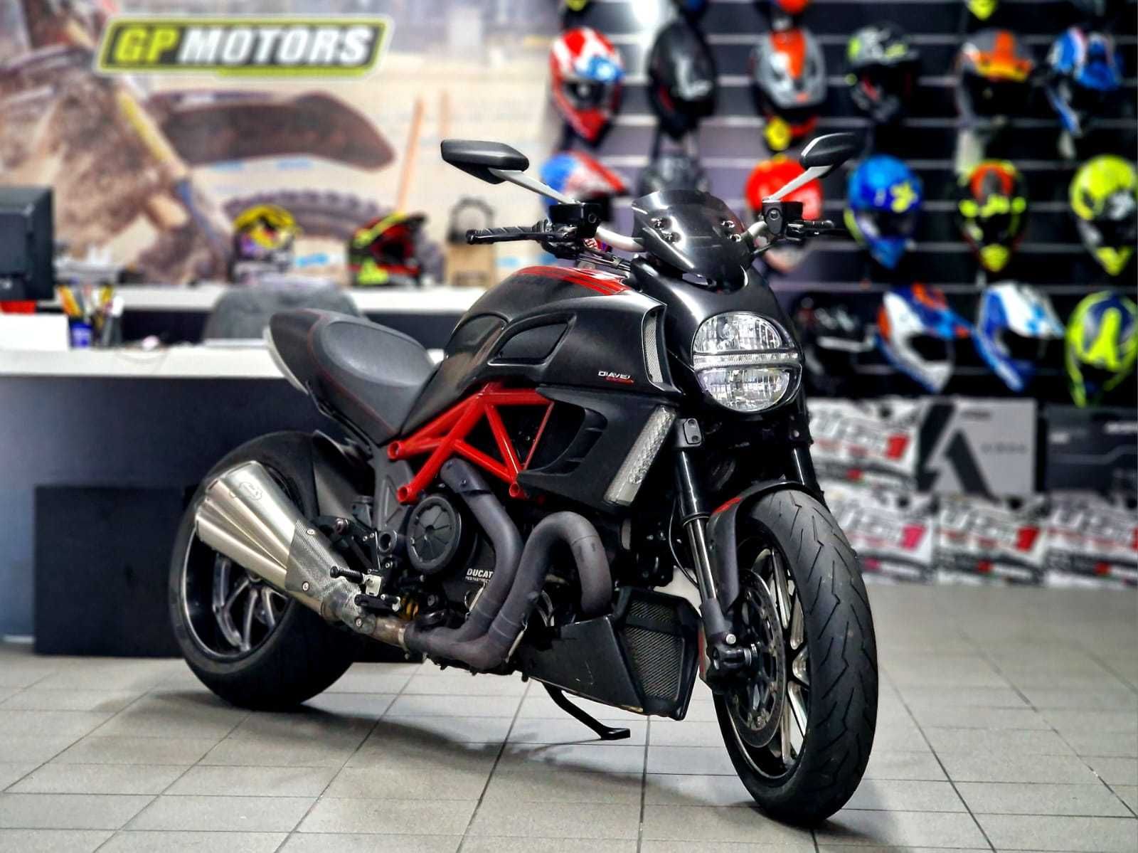 Ducati Diavel Carbono