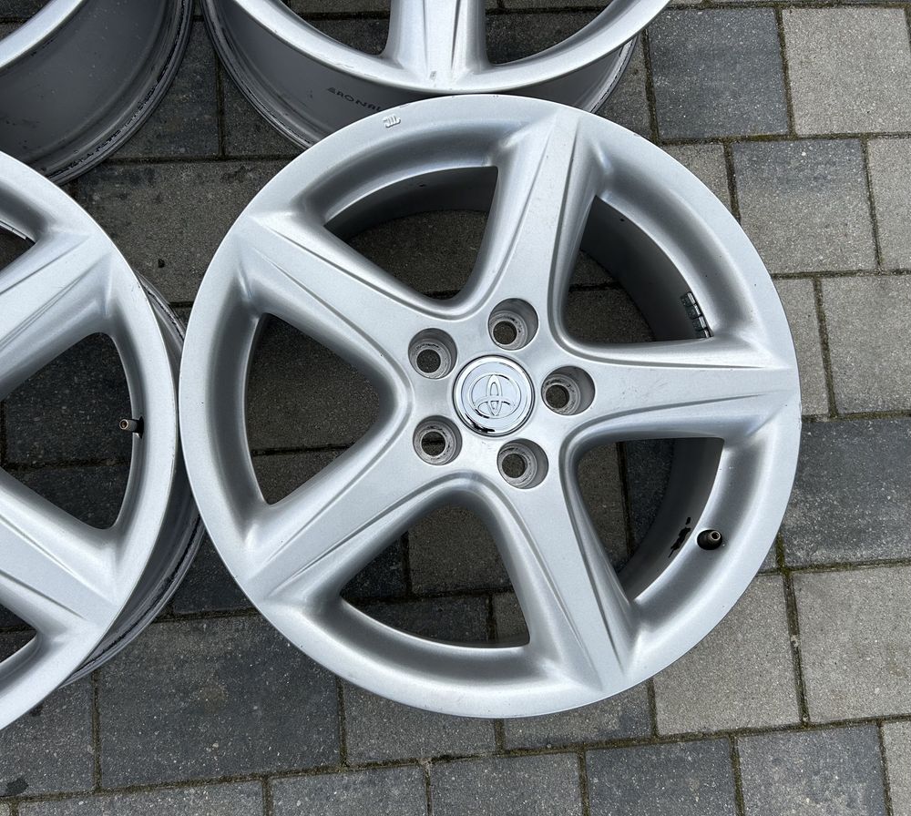 Oryginalne felgi Toyota 17" Auris Avensis Corolla Celica 5x114.3