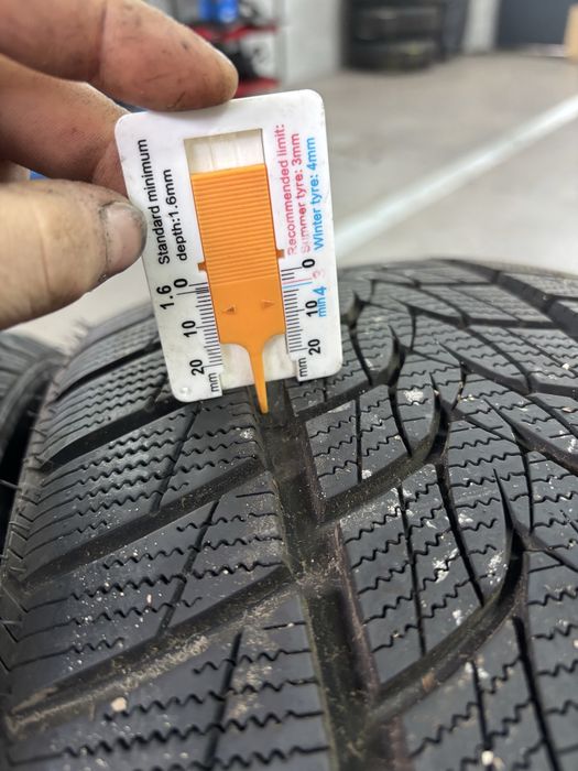 Opony zimowe 225/40 R18 Minerva