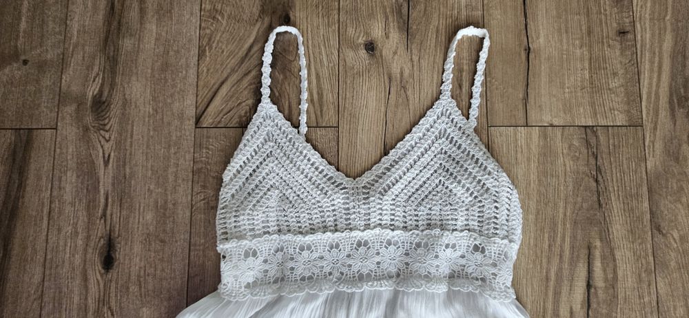 Włoska biała sukienka letnia plażowa na ramiączkach