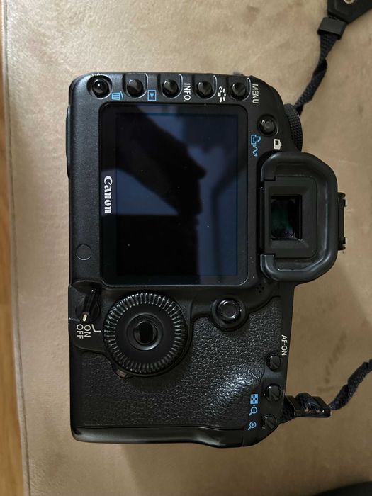 Aparat Canon 5D Mark II + wiele dodatkowych rzeczy