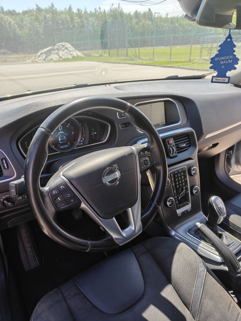Sprzedam Volvo V40 D3