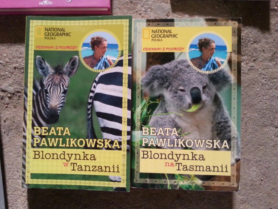 "Blondynka w Tanzanii " ; "Blondynka na Tasmanii "