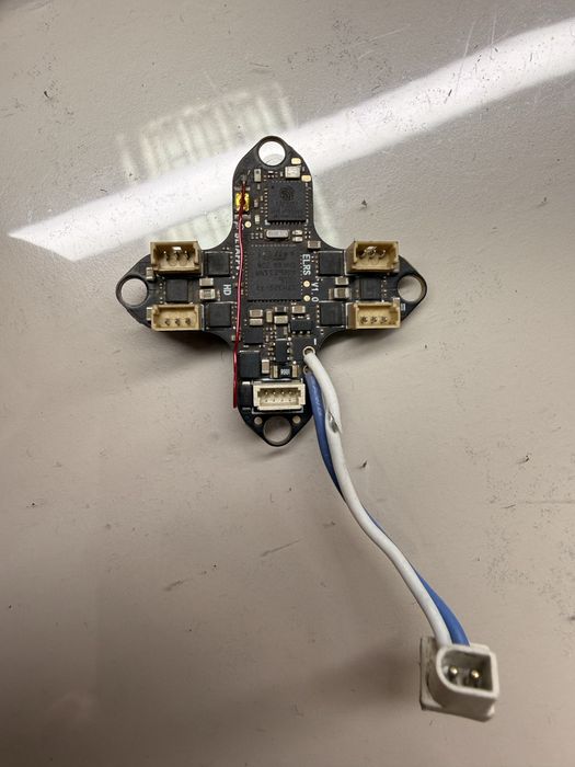 Політрий контроллер, чотири акамулятора 1s 850mAh та зарядка 1s