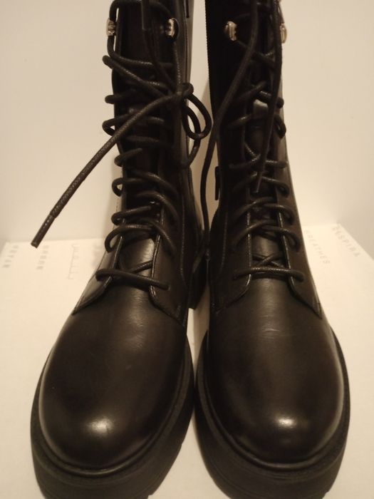 Нові  черевики жіночі. Geox р.39