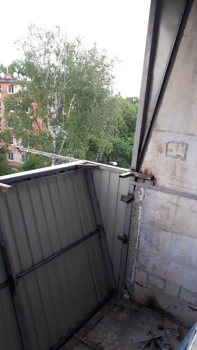 Балкони під металопластикові вікна або під декоративні перила.