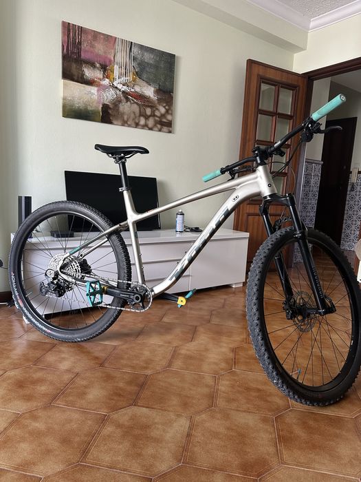 Vendo Btt kona aro 29 de montanha ou troco