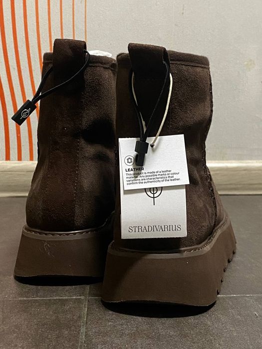 Угі жіночі  stradivarius