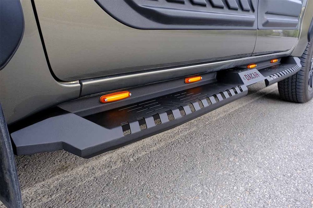 Mitsubishi L200 od 2006 do 2015 Stopnie boczne progi stalowe DAKAR V2