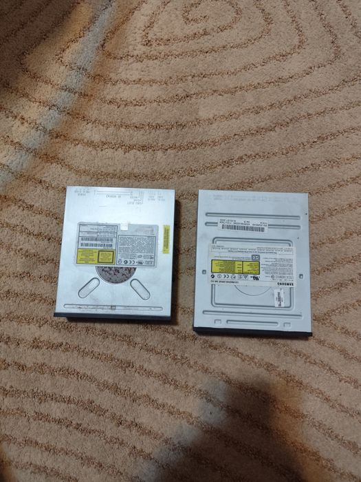 Leitor de DVD/ CD para torre