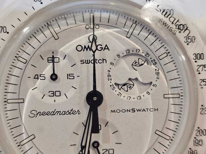 Omega x Swatch Moonphase Snoopy white -SO33W700