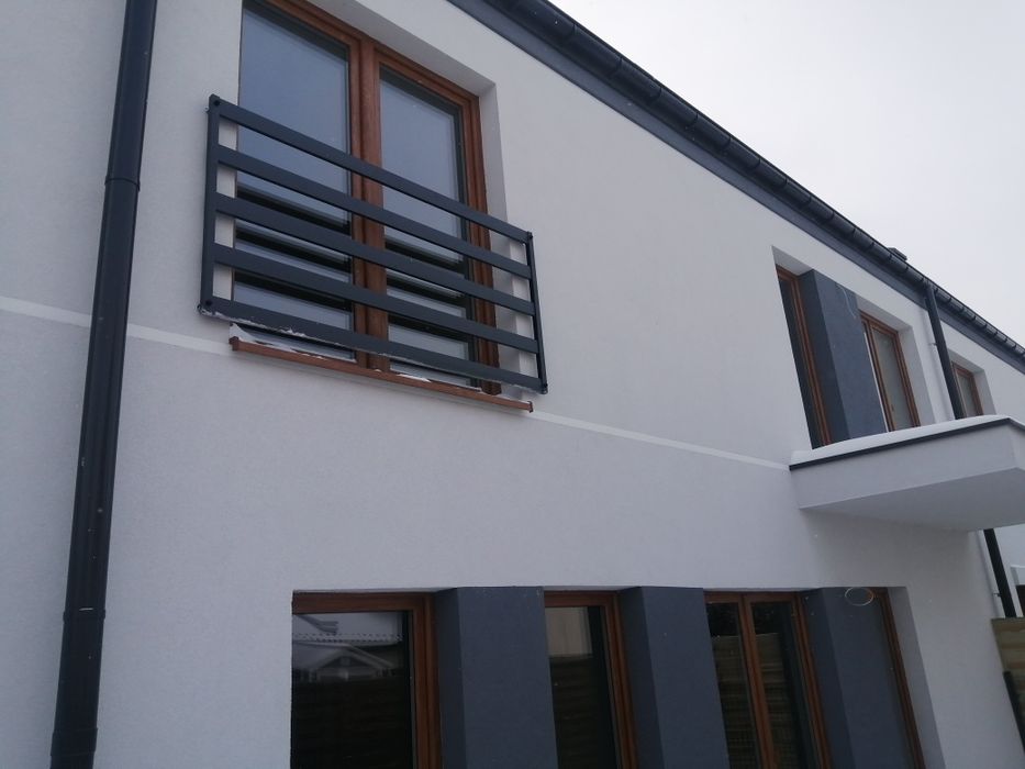 Balustrady nierdzewne i malowane proszkowo