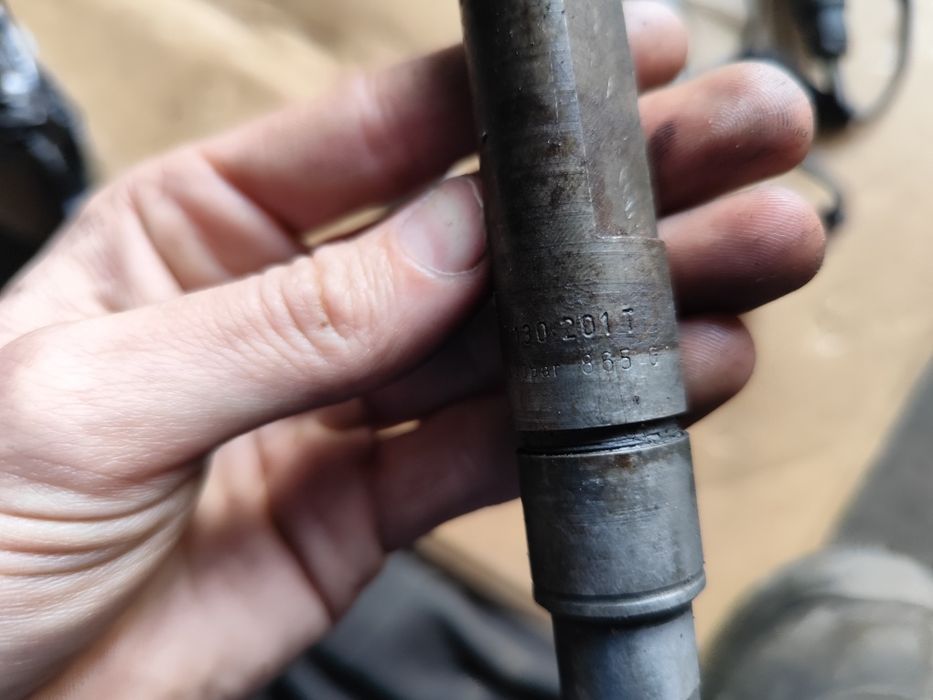 Wtrysk wtryskiwacz sterujący 1.9 TDI VW Golf 02813.0201T 02813.0201S