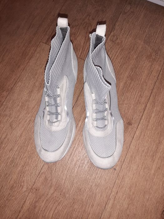 Продам кросівки, нові.