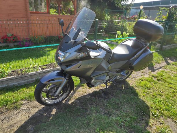 Motocykl Honda NT 700 V