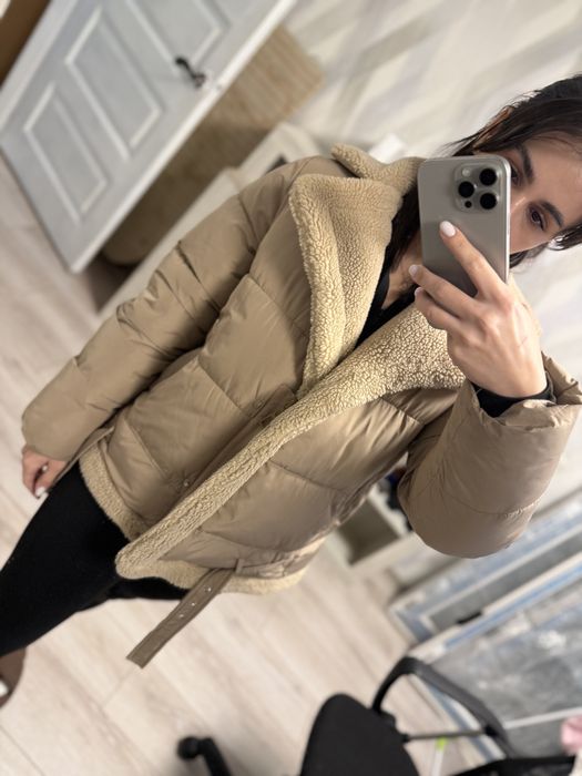 Тепла куртка в чудовому стані