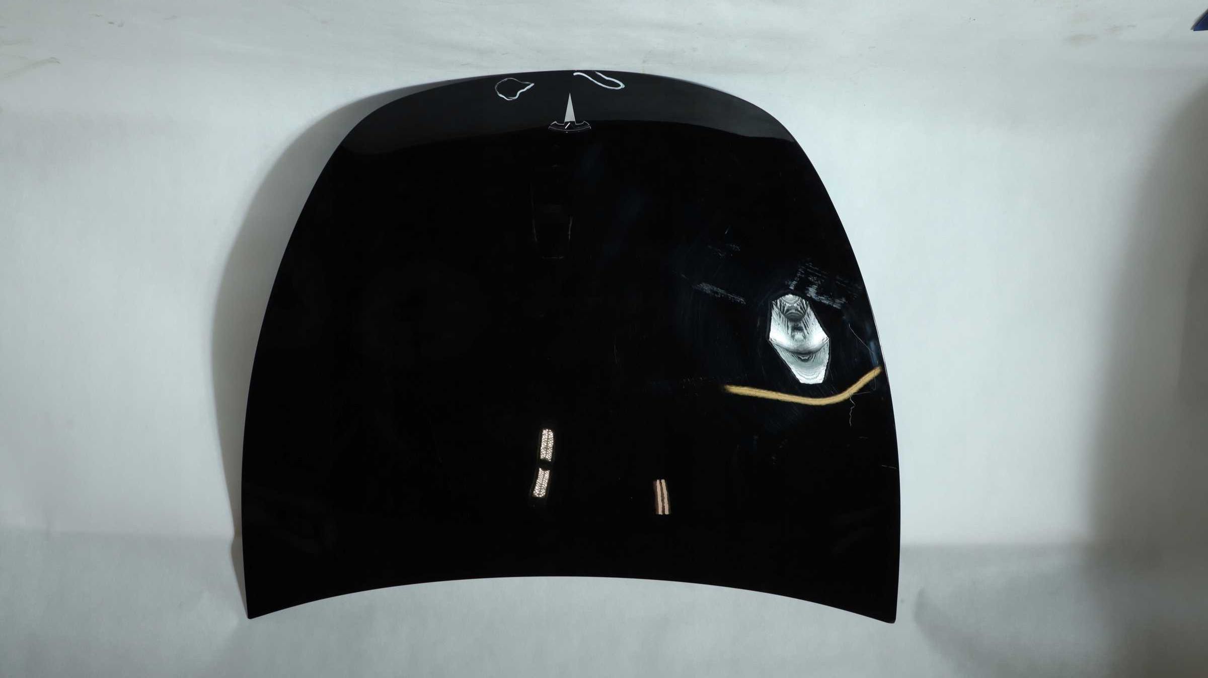 Tesla Model Y - капот рест дорест