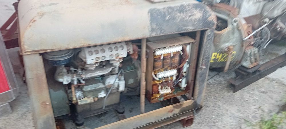 Agregat prądotwórczy na silnik benzynowy z wojska