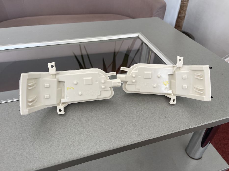 Повторювач повороту в дзеркалі Honda CR-V 07-12, Accord, Civic
