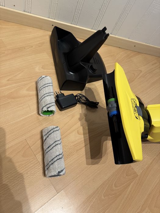 Вертикальний швабра-пилосос Karcher FC 5 Cordless Premium