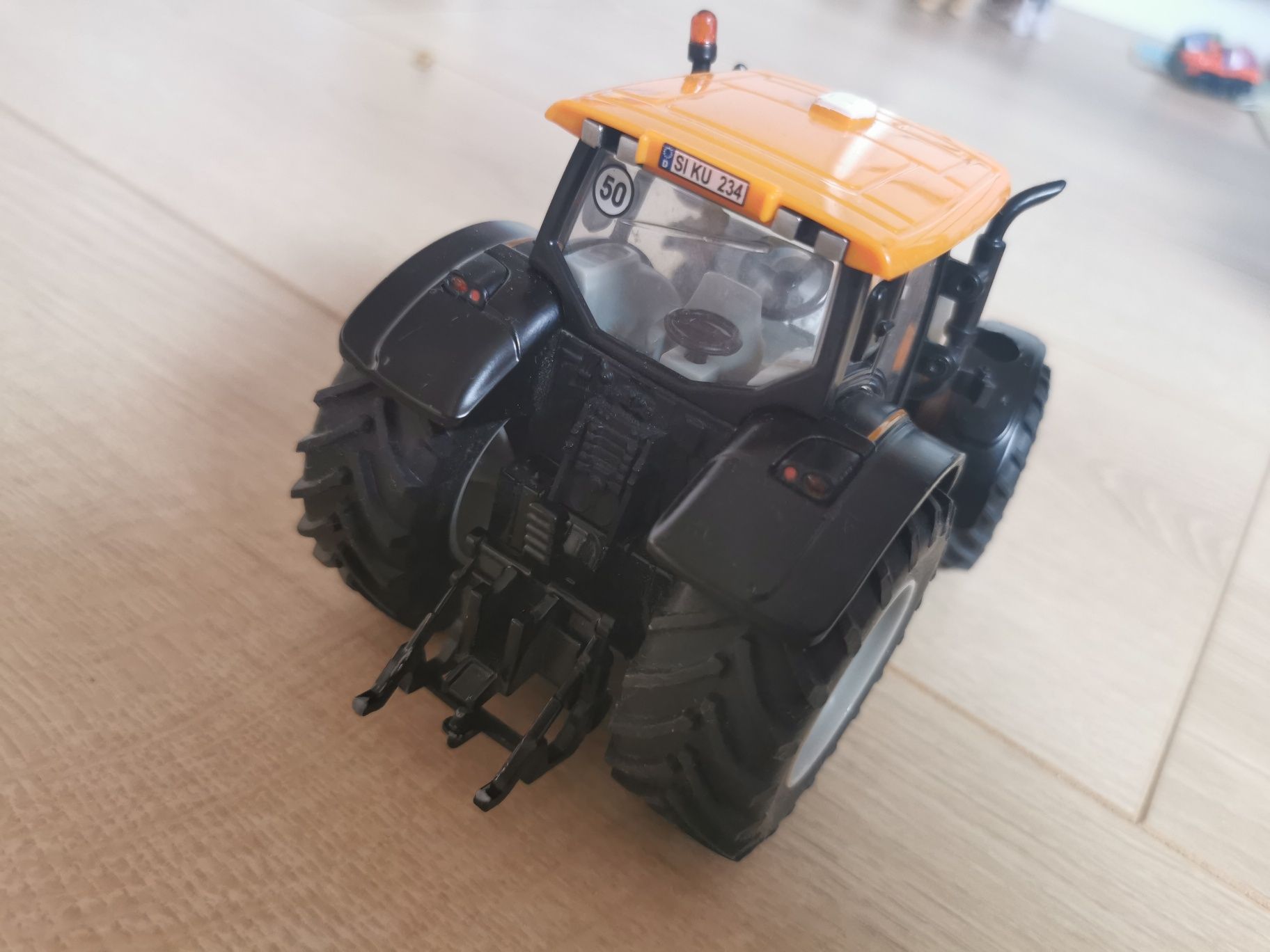 Siku valtra traktor ciągnik