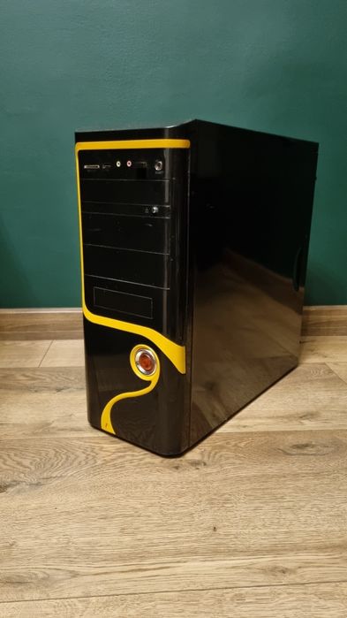 Komputer stacjonarny PC, AMD, Nvidia, 8GB, klawiatura i mysz, WIFI!