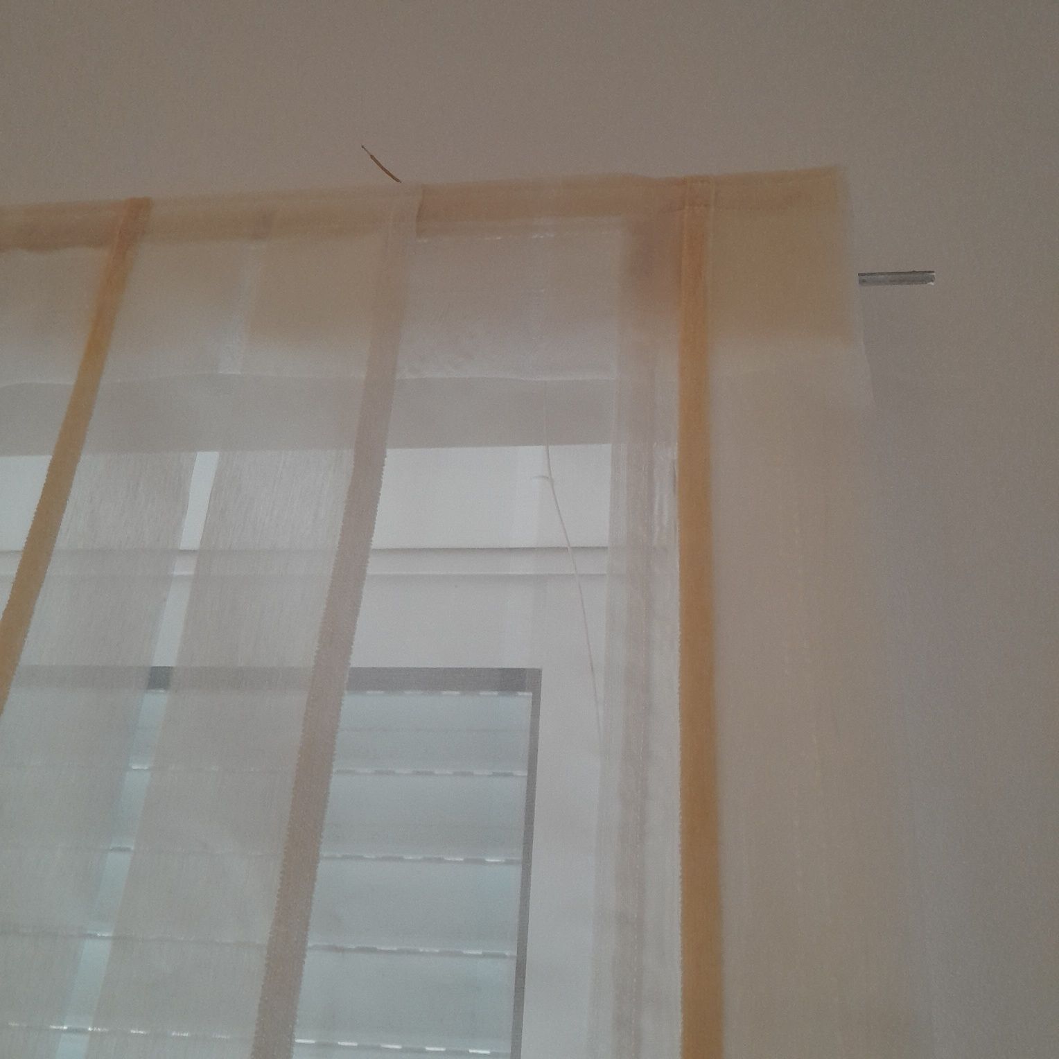 Cortinado veneziano organza, branco pérola com pequenos  veios