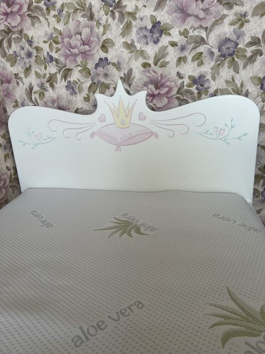 Дитячі меблі для дівчинки