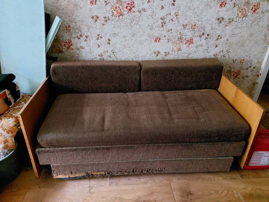 Віддам безкоштовно меблі