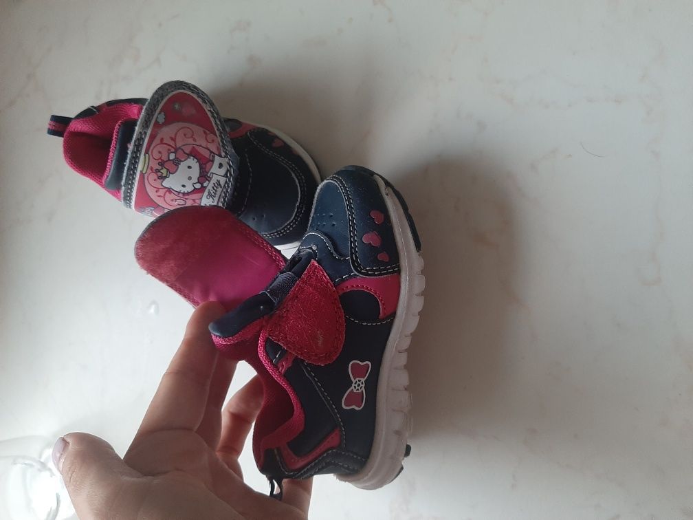 Sanrio hello kitty adidaski 21