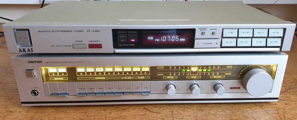 Tuner Akai AT-A301 pasuje wymiarami do wieży Unitra Diora