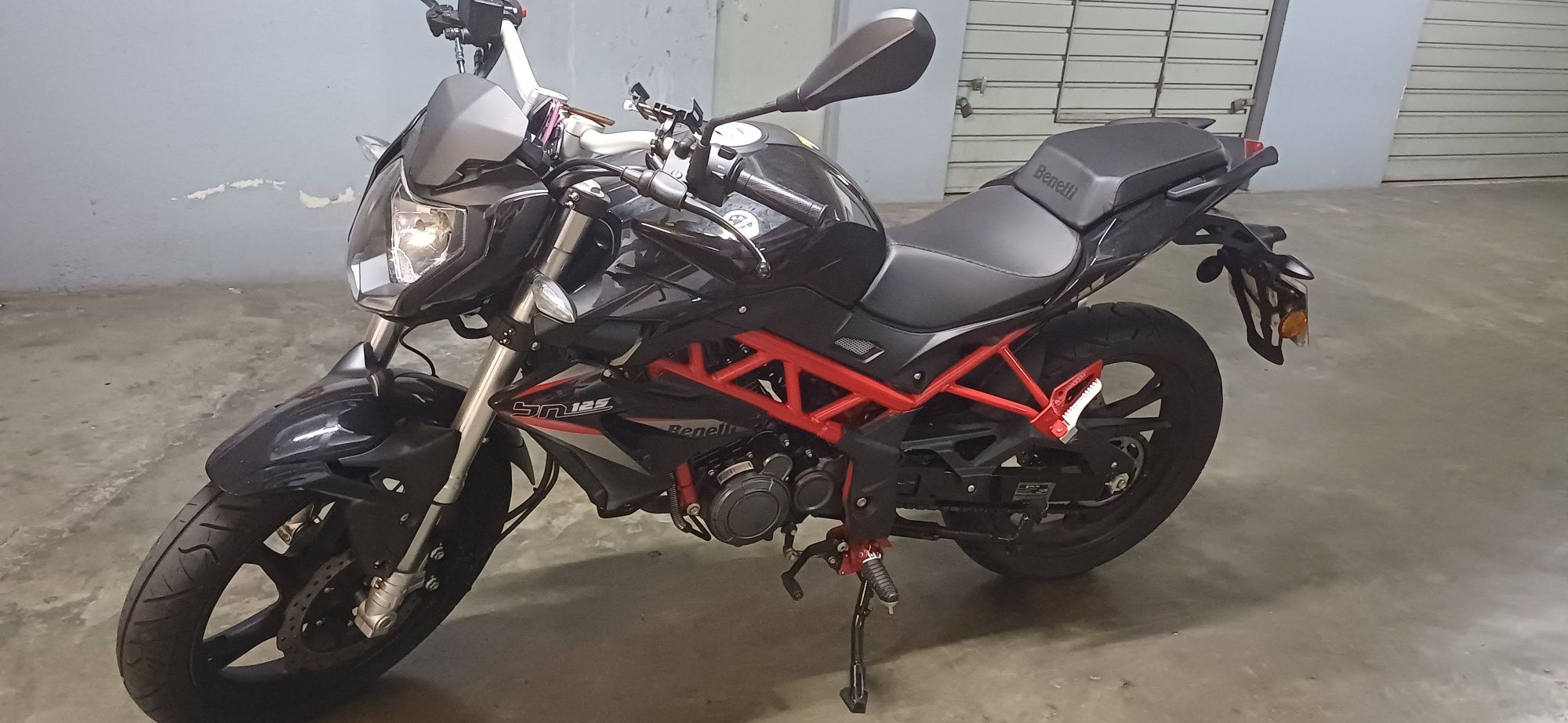 Mota Benelli BN125