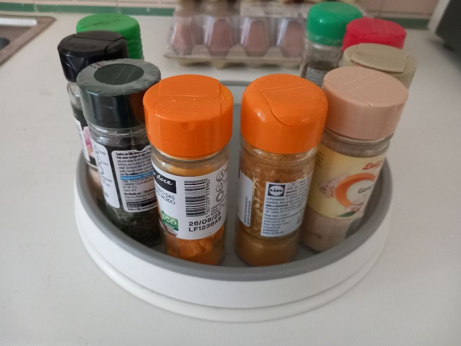 Prato giratorio para especiarias,molhos, frascos limpeza ou tintas